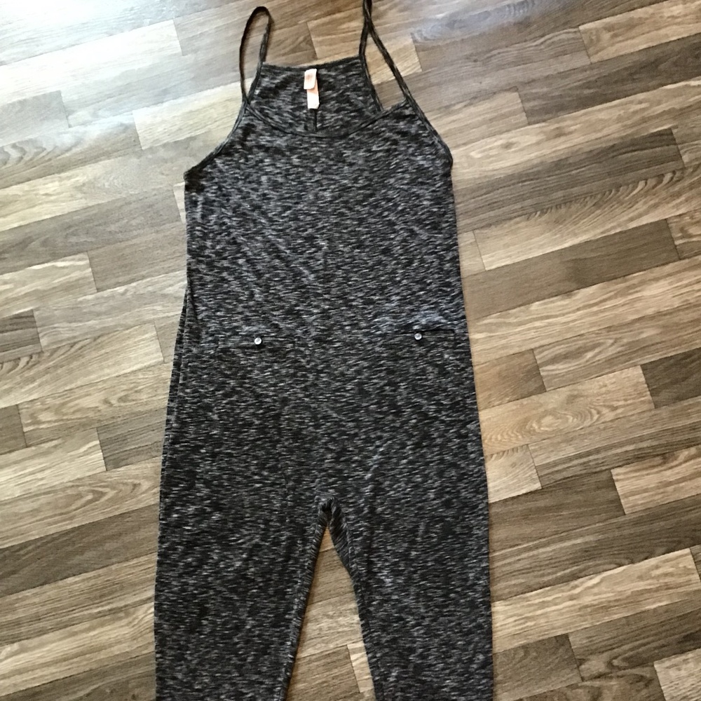 VICTORIA SECRET CROPPED ROMPER